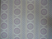 paarse geometrische figuren in banden